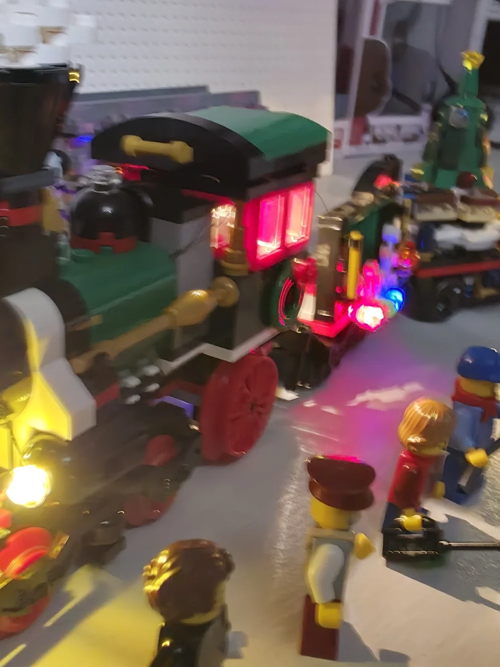 LEGO 10254 Holiday Train w/ Power Function, ext track & Light Kit, With Manual